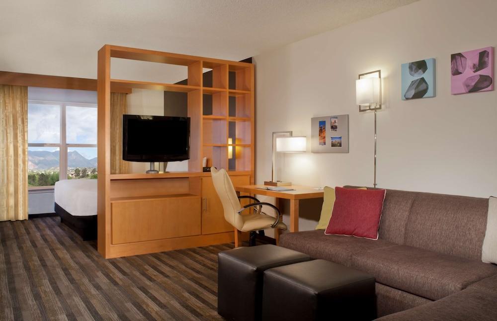 Hyatt House - University Village Колорадо Спрингс Екстериор снимка