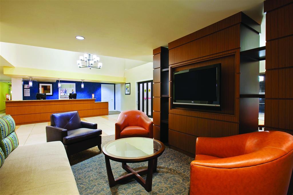Hyatt House - University Village Колорадо Спрингс Интериор снимка