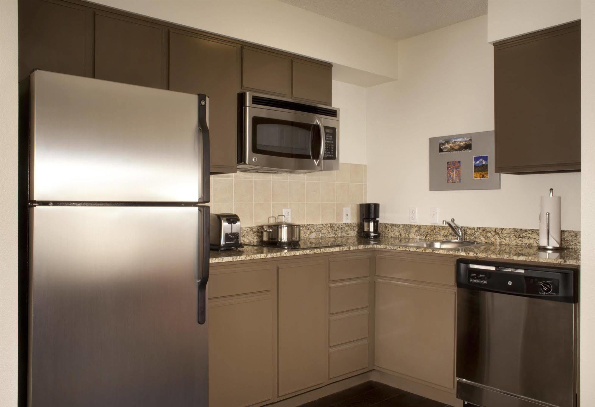 Hyatt House - University Village Колорадо Спрингс Екстериор снимка